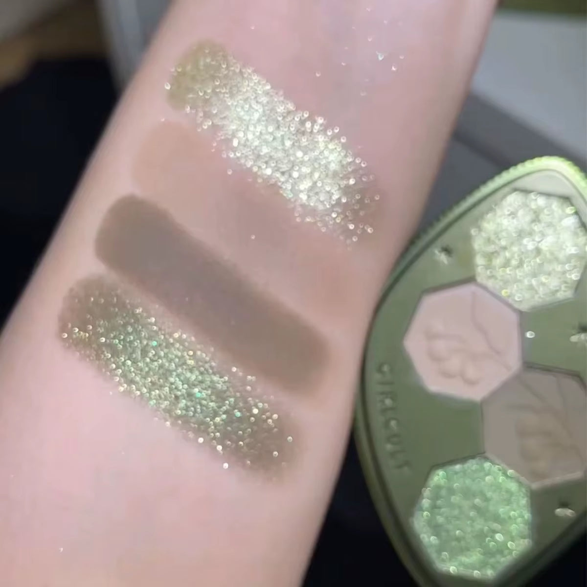 Hallucination Eyeshadow Palette 60